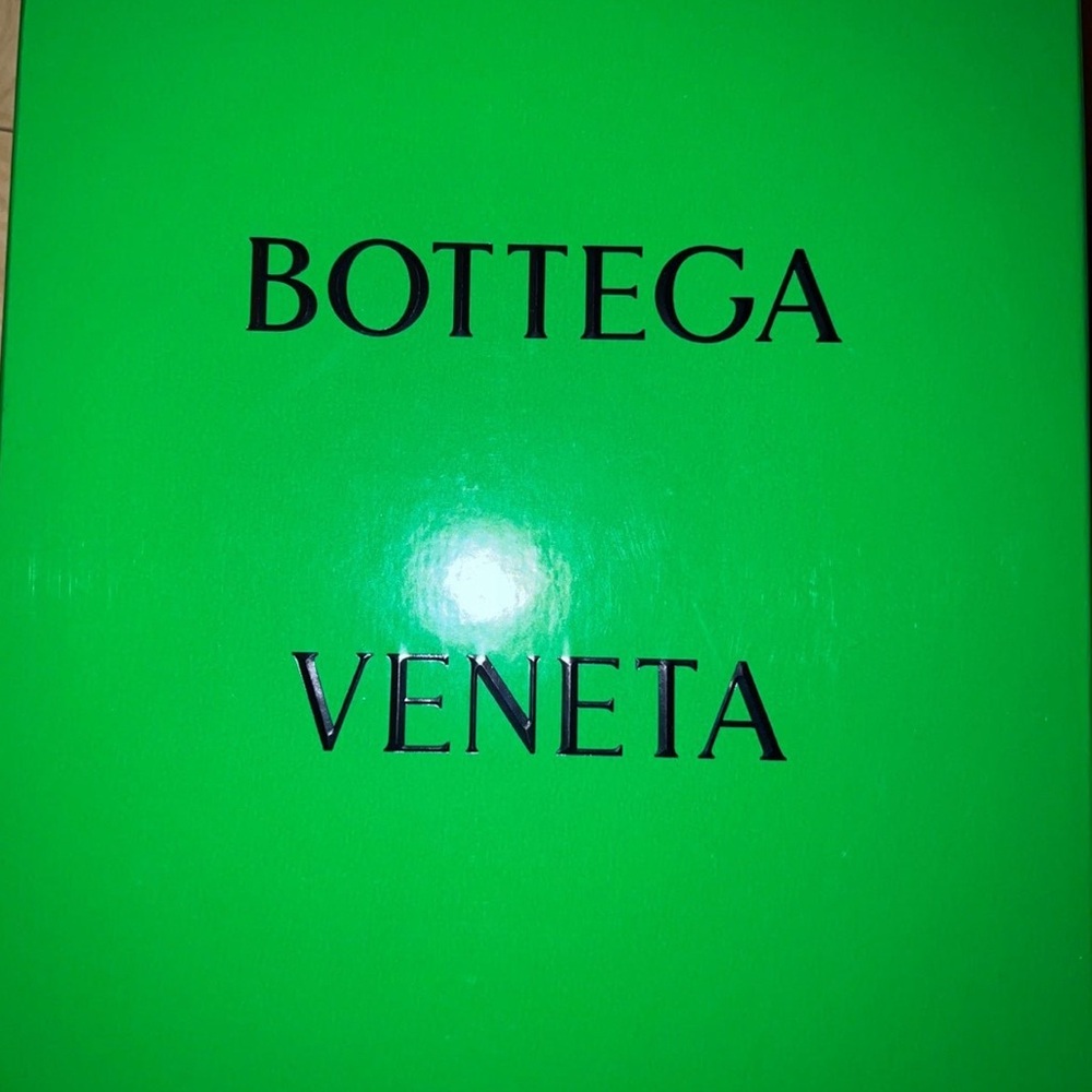 Women’s size 10.5 . Great performance heels for brunch and nightlife affairs